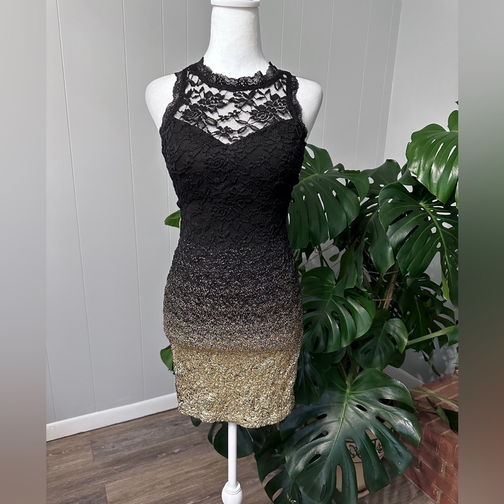 🛍️ B. Darlin  Lace Stretch mini dress  Size 1/2